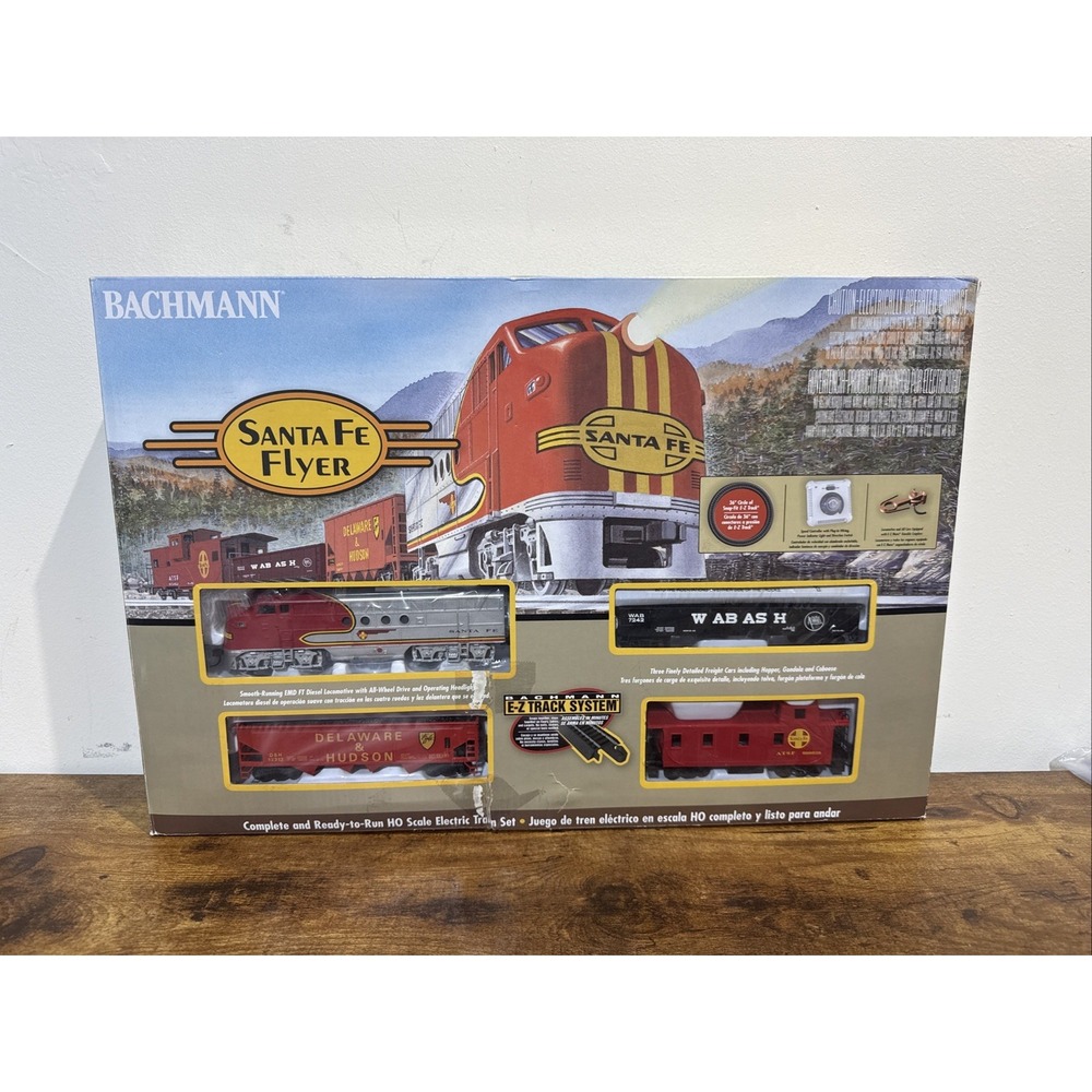 Bachmann Santa Fe Flyer Electric Train Set #00647 | E-Z Track / HO Scale | NEW